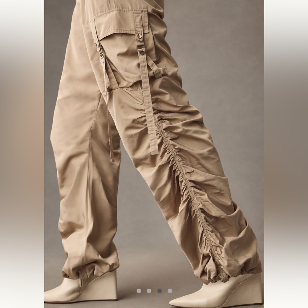 Moon River Beige Ruched Cargo Track Pants - Picture 3 of 8